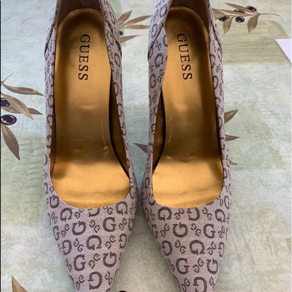 Guess Heels - Picture 2 of 4